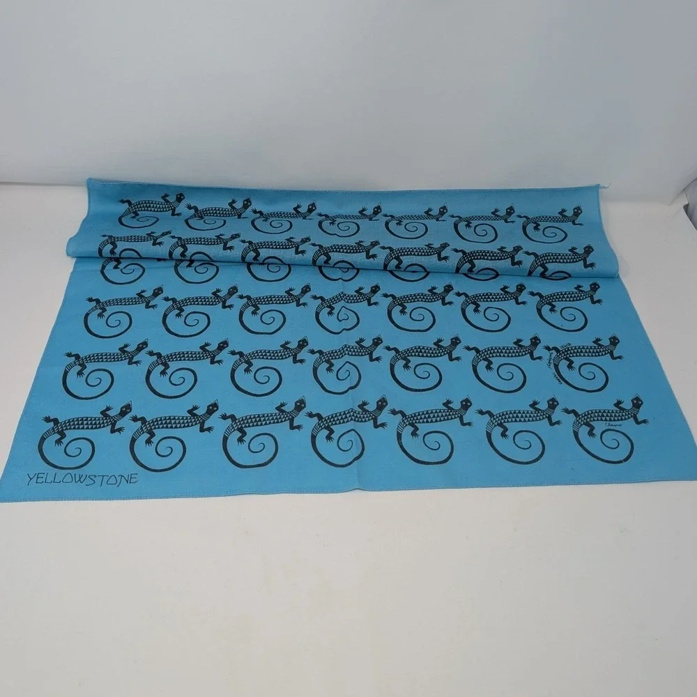 Vintage 1981 Yellowstone National Park Lizard Bandana Aqua Blue Southwest Images